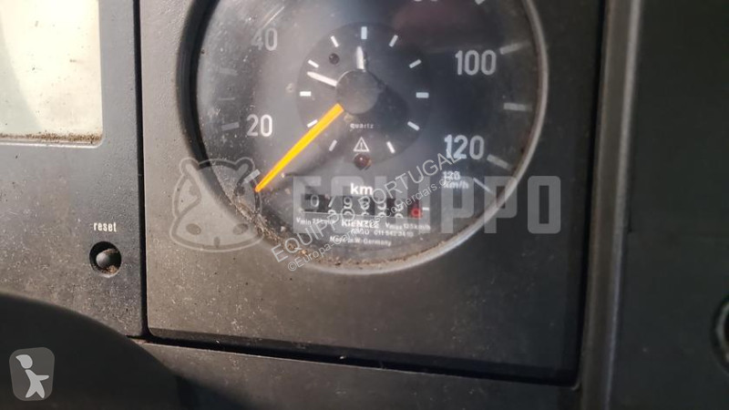 Veículo utilitário Mercedes 418/10