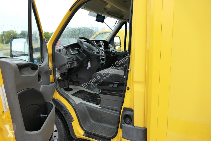 Autoutilitară Iveco Daily 35 S11 C30C AUTOMATIK...