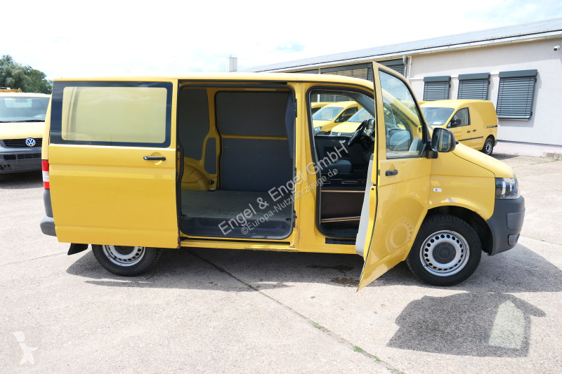 Autoutilitară Volkswagen T5 Transporter 2.0 TDI...