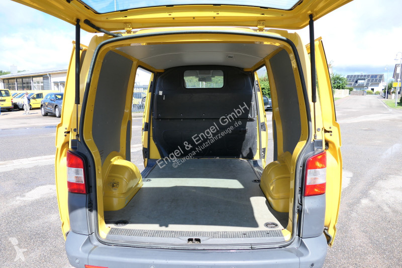 Véhicule utilitaire Volkswagen T5 Transporter...