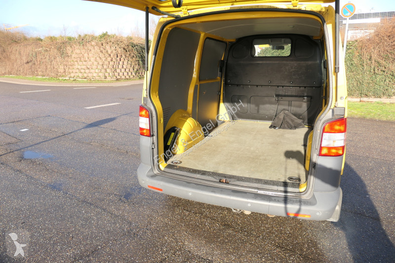 Véhicule utilitaire Volkswagen T5 Transporter...