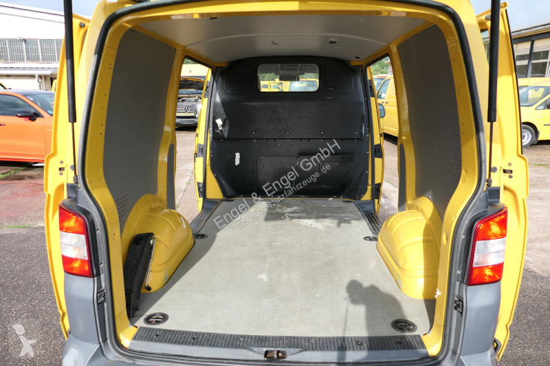 Véhicule utilitaire Volkswagen T5 Transporter...