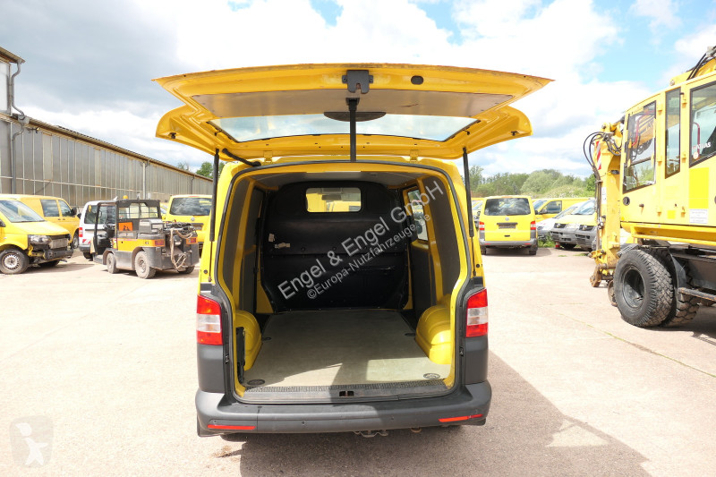 Véhicule utilitaire Volkswagen T5 Transporter...
