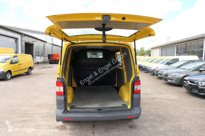 Véhicule utilitaire Volkswagen T5 Transporter...