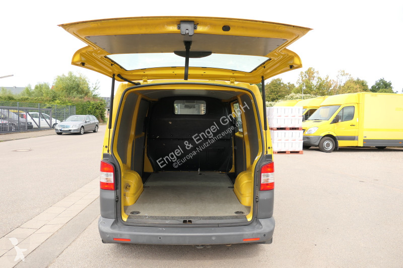 Véhicule utilitaire Volkswagen T5 Transporter...