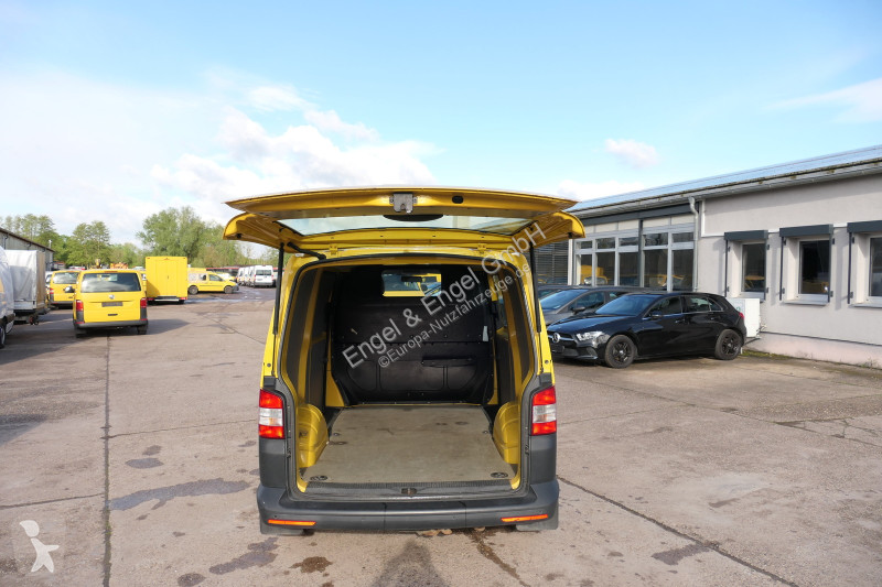 Лекотоварен автомобил Volkswagen T5 Transporter...