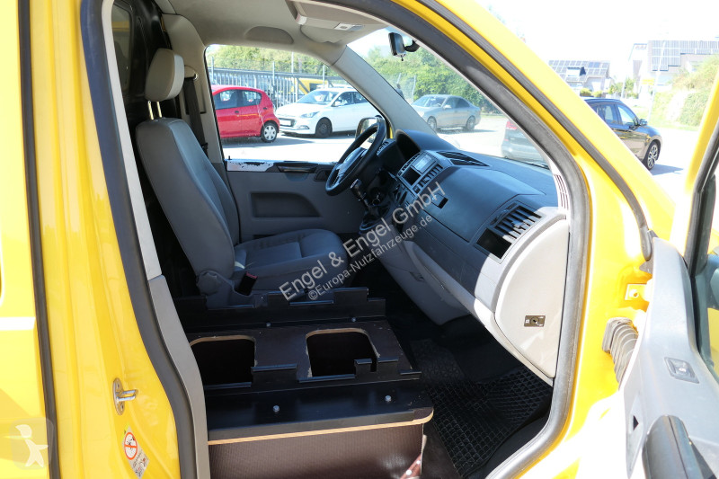 Véhicule utilitaire Volkswagen T5 Transporter...