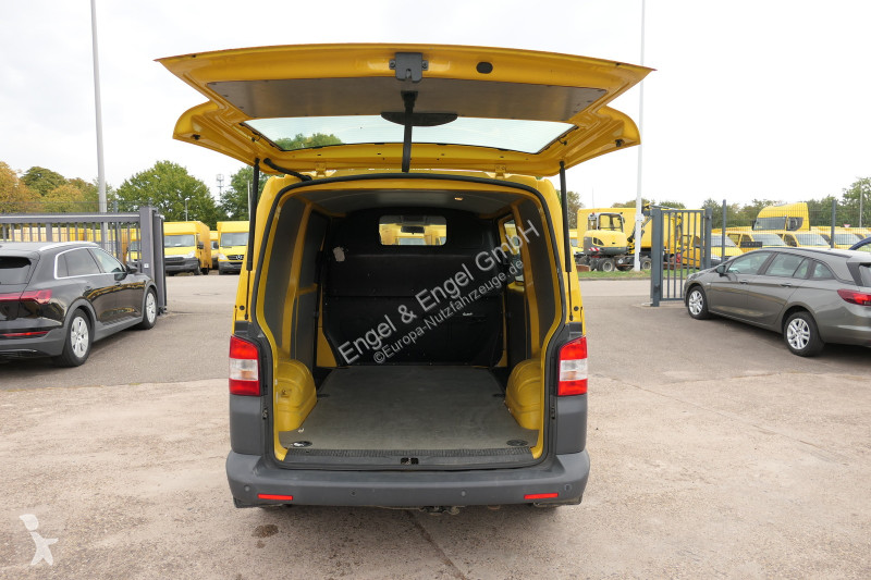 Лекотоварен автомобил Volkswagen T5 Transporter...