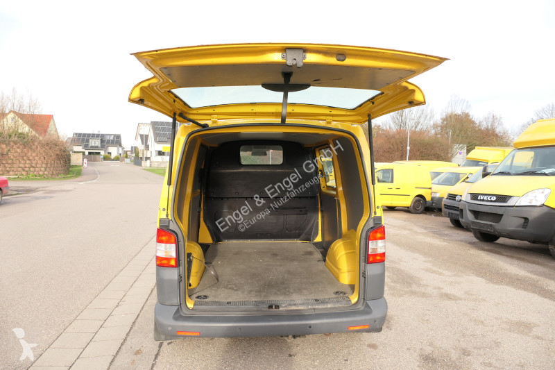 Véhicule utilitaire Volkswagen T5 Transporter...