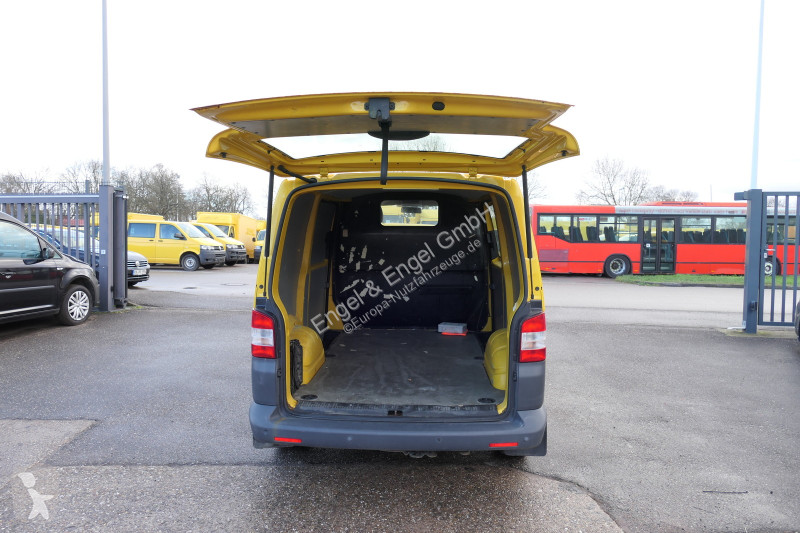 Véhicule utilitaire Volkswagen T5 Transporter...