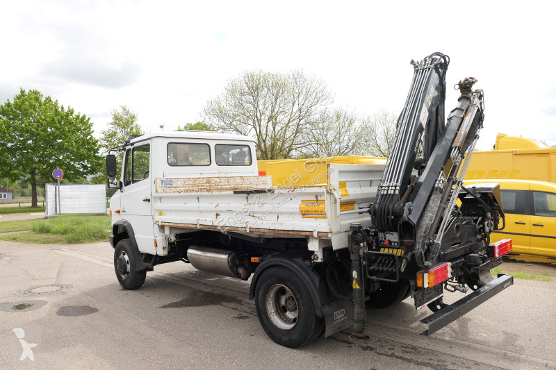 Furgoneta Mercedes Vario 816D mit Ladekran 3...