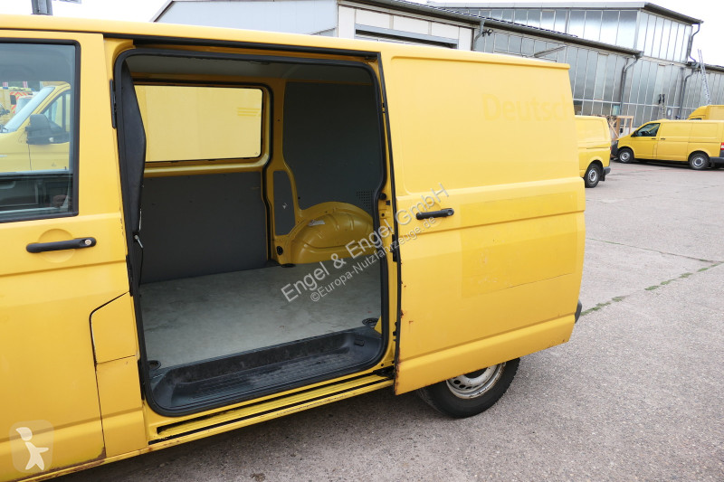 Véhicule utilitaire Volkswagen T5 Transporter...