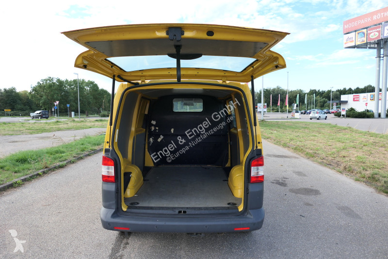 Véhicule utilitaire Volkswagen T5 Transporter...