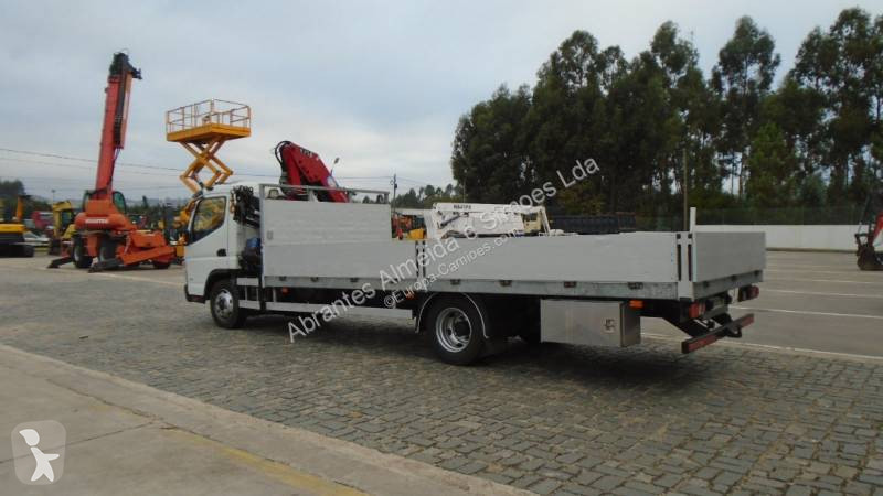 Véhicule utilitaire Mitsubishi Fuso