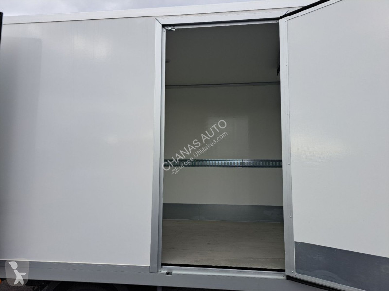 Autoutilitară Iveco 35C18 180CV 3L CAISSE...