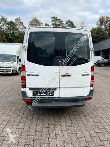 Véhicule utilitaire Mercedes 215CDI...