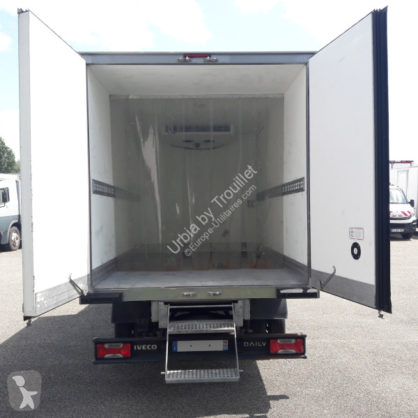 Véhicule utilitaire Iveco FRIGO OPTION HAYON -...