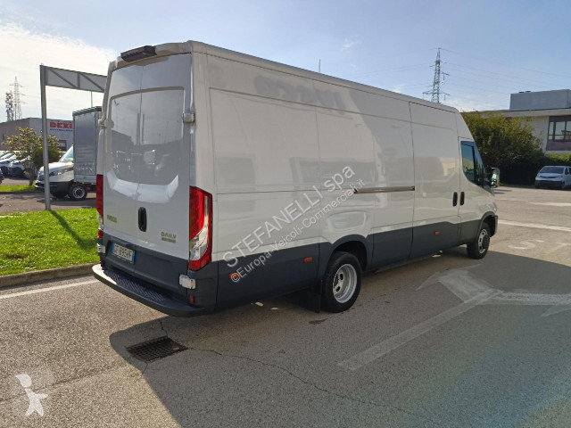 Véhicule utilitaire Iveco DAILY 35C14N V