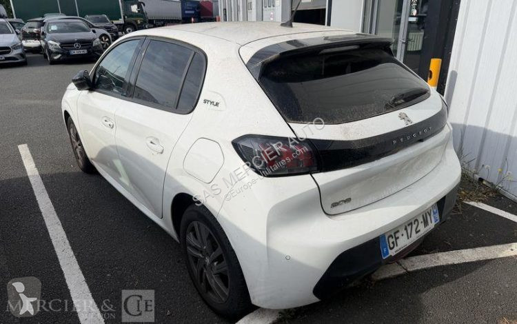 عربة نفعية Peugeot