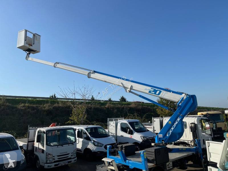 Véhicule utilitaire Isuzu