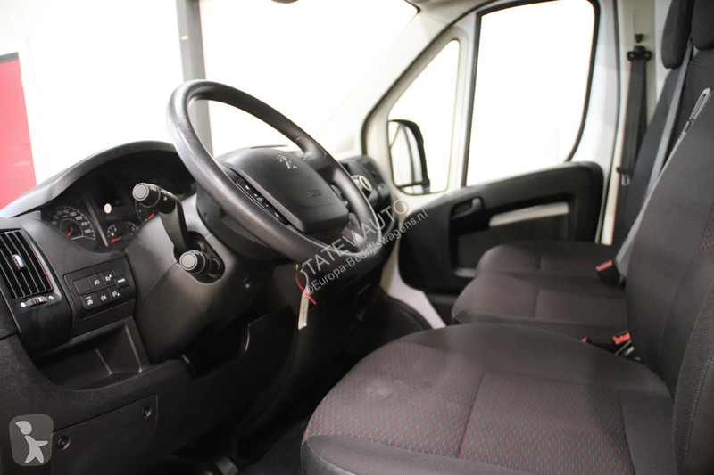 Autoutilitară Peugeot 2.2 140PK L2H2 EURO 6