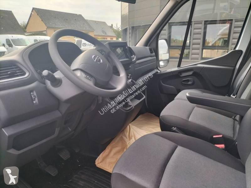 Véhicule utilitaire Nissan