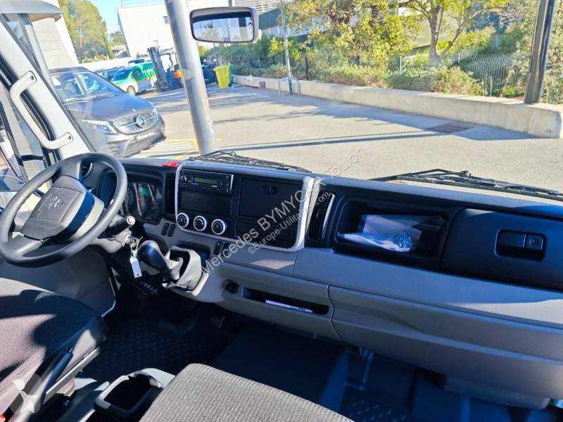 Véhicule utilitaire Fuso