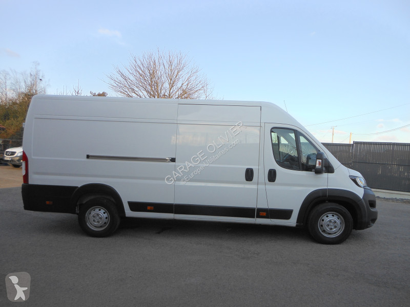 Véhicule utilitaire Peugeot 435 L4H2 2.2...