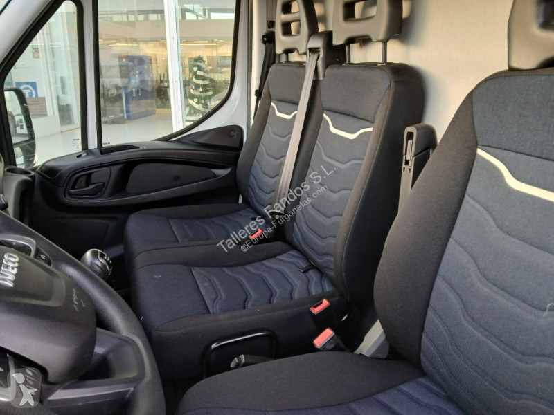Autoutilitară Iveco  35S14 V 12m3