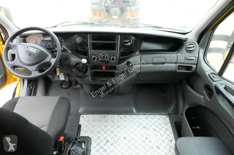 Veicolo commerciale Iveco Daily 35 S11 C30C...