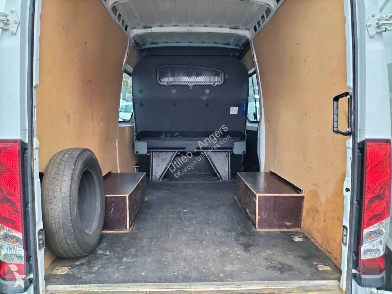 Véhicule utilitaire Iveco
