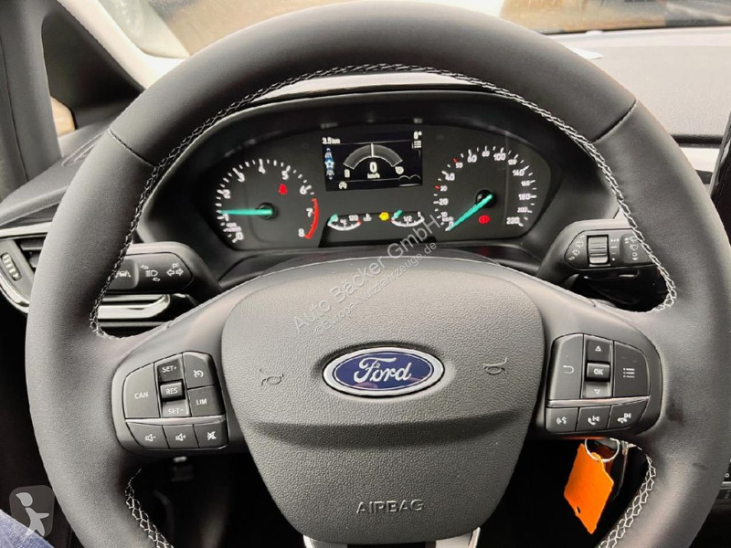 Užitkové vozidlo Ford 1.0 EcoBoost Titanium...