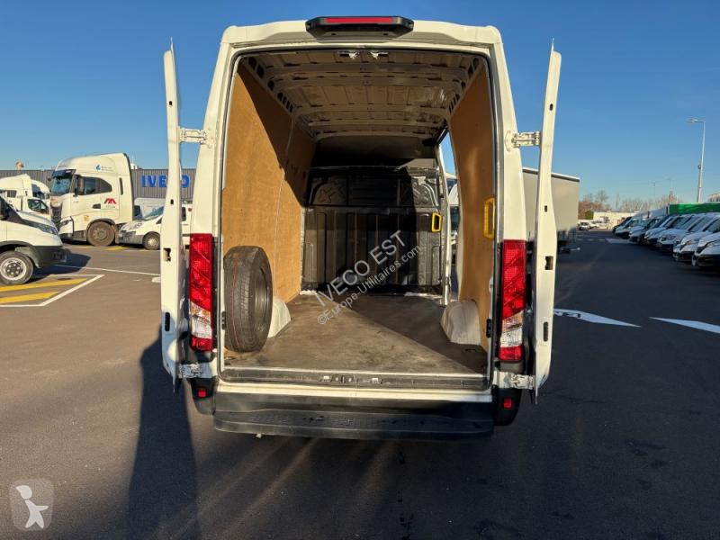 Autoutilitară Iveco 35S Fg Fourgon 35S14 V12 -...