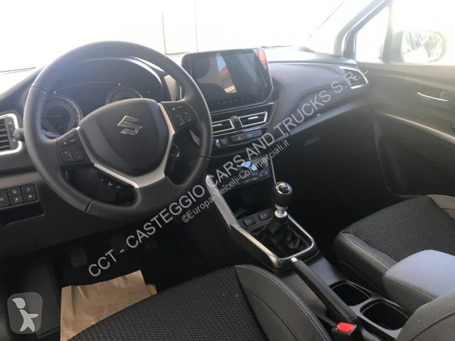 Véhicule utilitaire Suzuki S-CROSS 1.4 HYBRID...