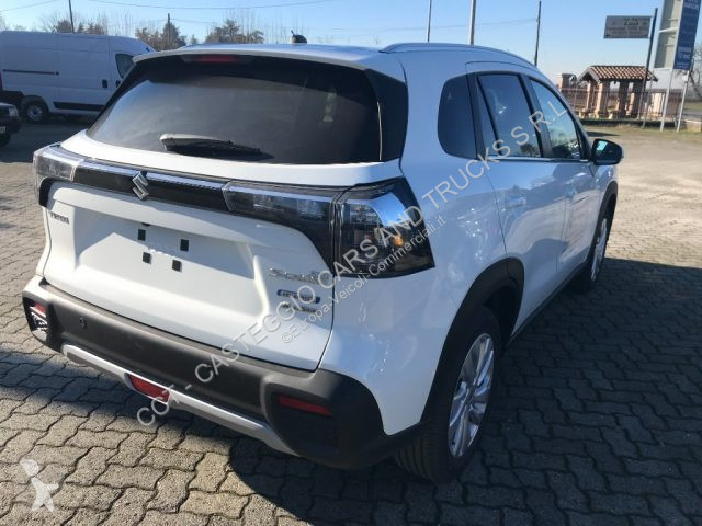 Véhicule utilitaire Suzuki S-CROSS 1.4 HYBRID...