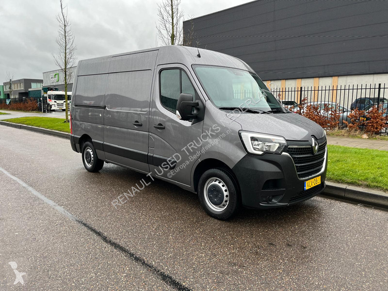 Véhicule utilitaire Renault 150.35 L2 H2 2.3...