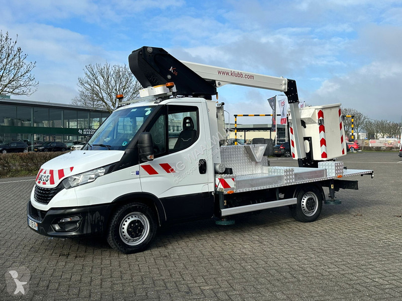 Véhicule utilitaire Iveco 35S14 APK 29-08-2026,...