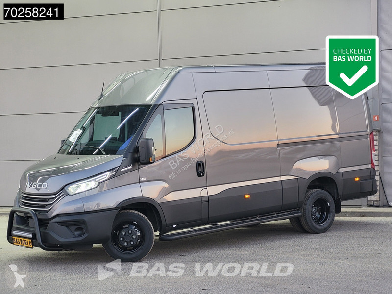Užitkové vozidlo Iveco 35C21 3.0L Black Edition...