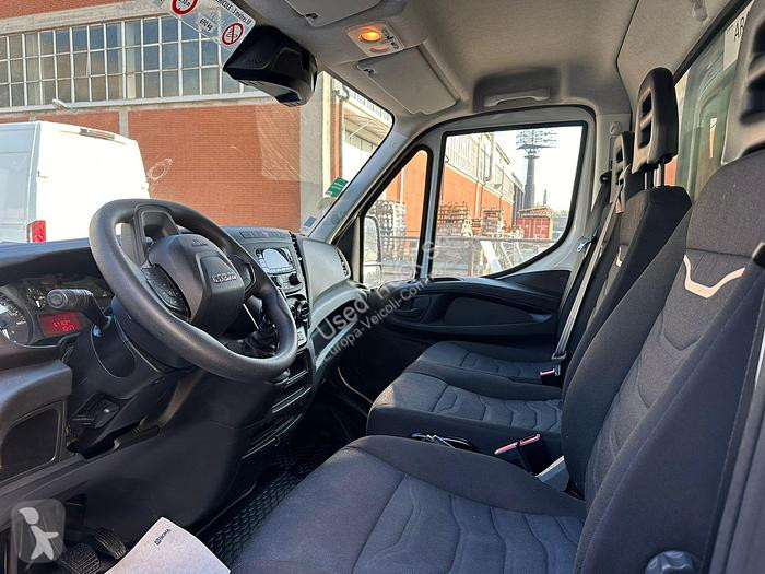 Veicolo commerciale Iveco  35C16