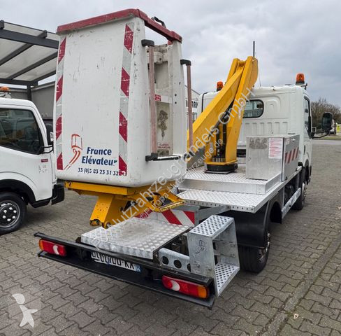 Furgoneta Nissan NT400 Topy 11