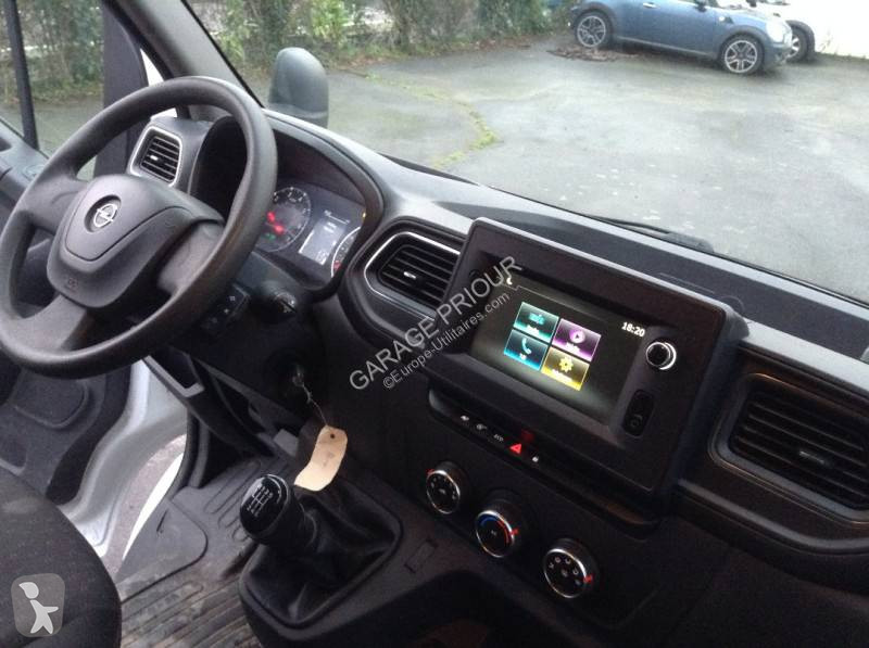 Autoutilitară Opel