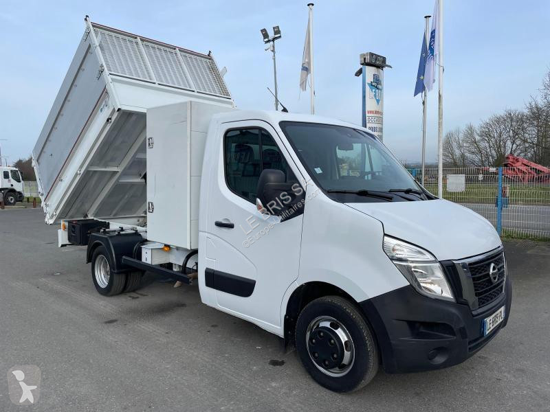 Véhicule utilitaire Nissan 145.35