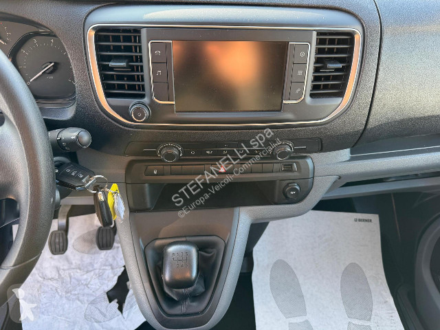 Autoutilitară Opel VIVARO 9P