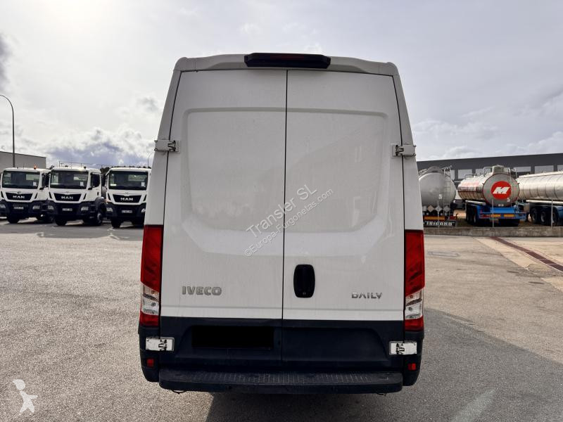 Furgoneta Iveco 35-S-16