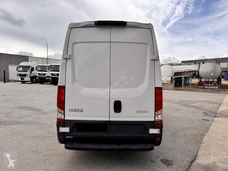 Veicolo commerciale Iveco 35-S-16