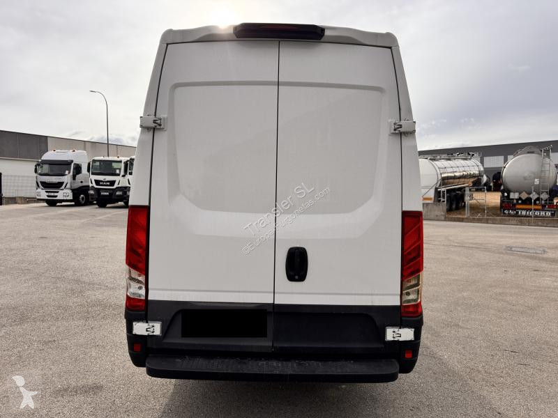 Furgoneta Iveco 35-S-14