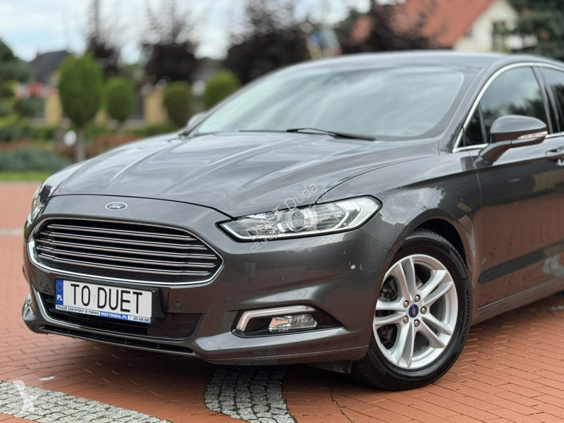 Véhicule utilitaire Ford