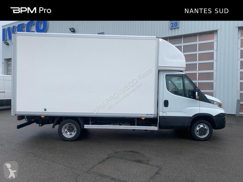 Véhicule utilitaire Iveco CCb 35C18H...