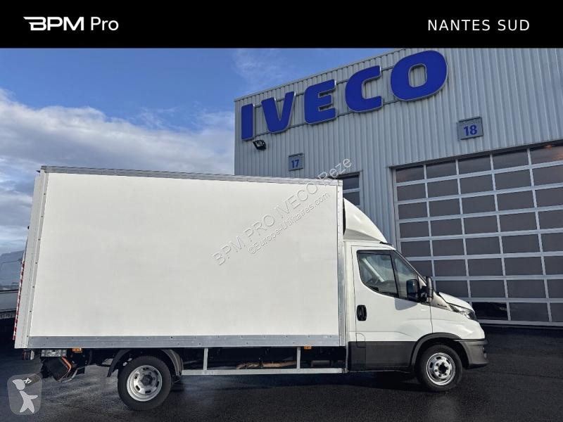 Véhicule utilitaire Iveco CCb 35C16H3.0...