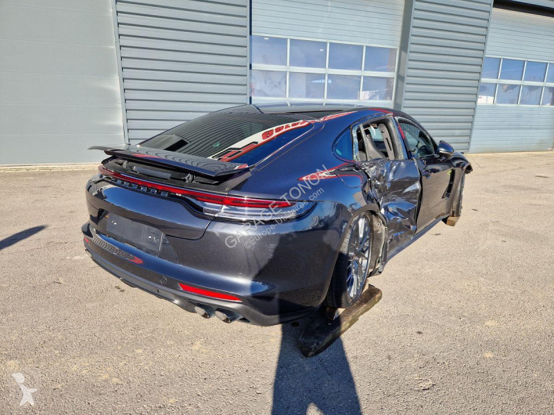 Véhicule utilitaire Porsche